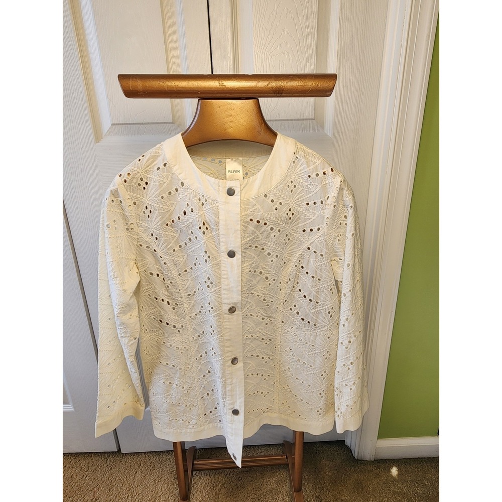 Blair Eyelet Embroidery Snap Button Front Closure Long Sleeve Size M